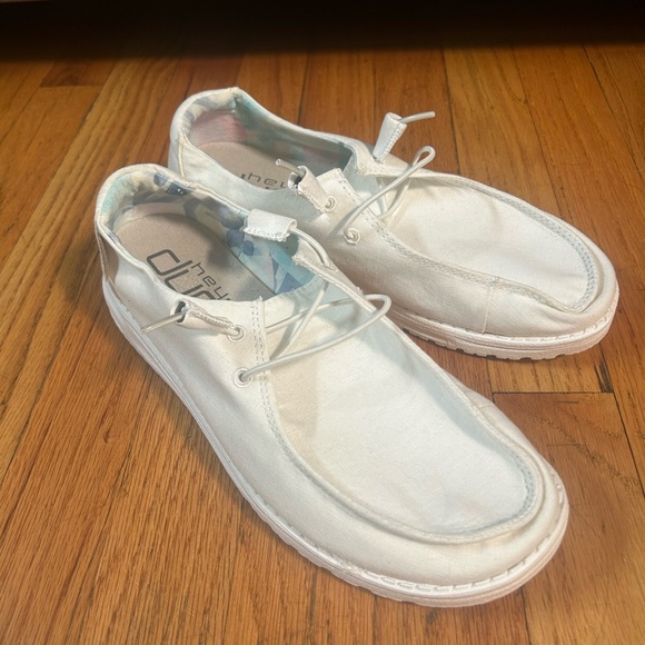 Hey Dude 9 W Wendy White Slip On Dock Boat Casual Shoes New - Picture 1 of 5
